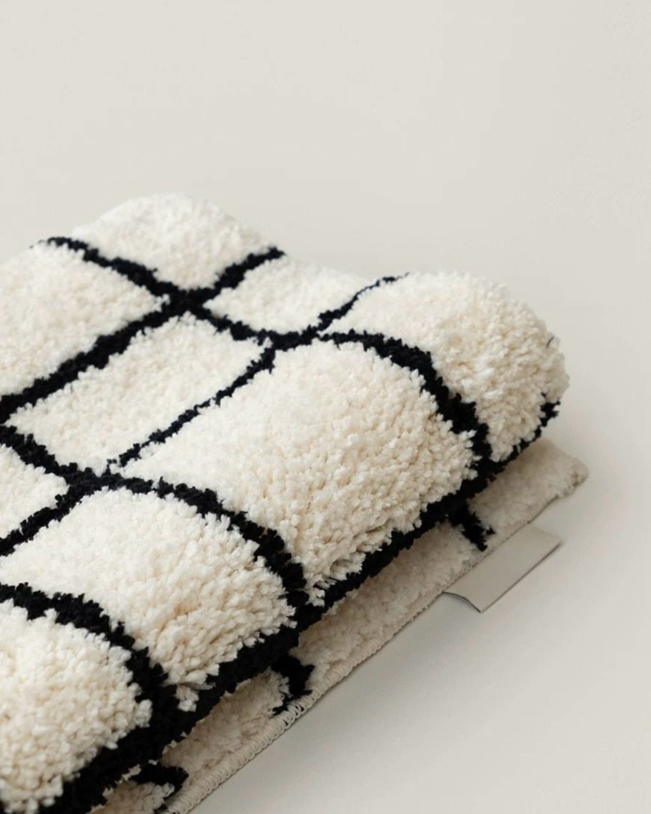 Ultra Soft Minimalist Nordic Stripe Bath Rug, Absorbent, Anti-slippery Mat-3